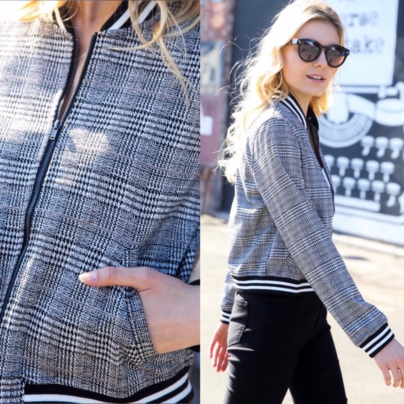 Y2K Plaid Cropped Bomber Jacket - Picture 2 of 10